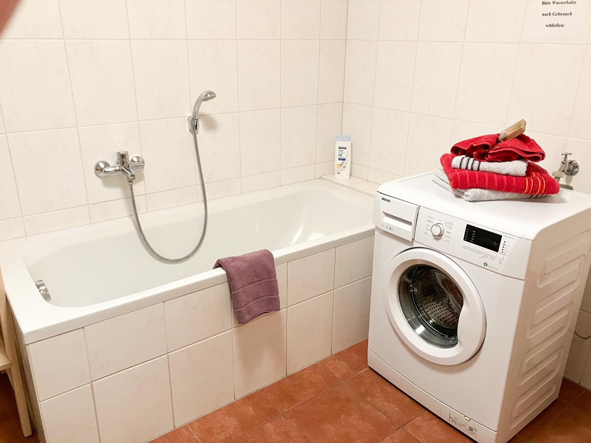 Ferienwohnung Morgensonne Am Kurpark Bad Berka - Parkplatz - Spielplatz - Wlan - 2 Schlafzimmer Экстерьер фото